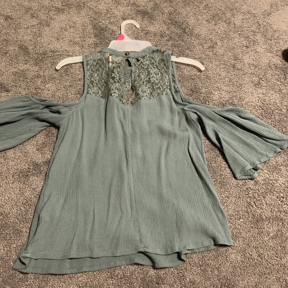 Top - Picture 2 of 2